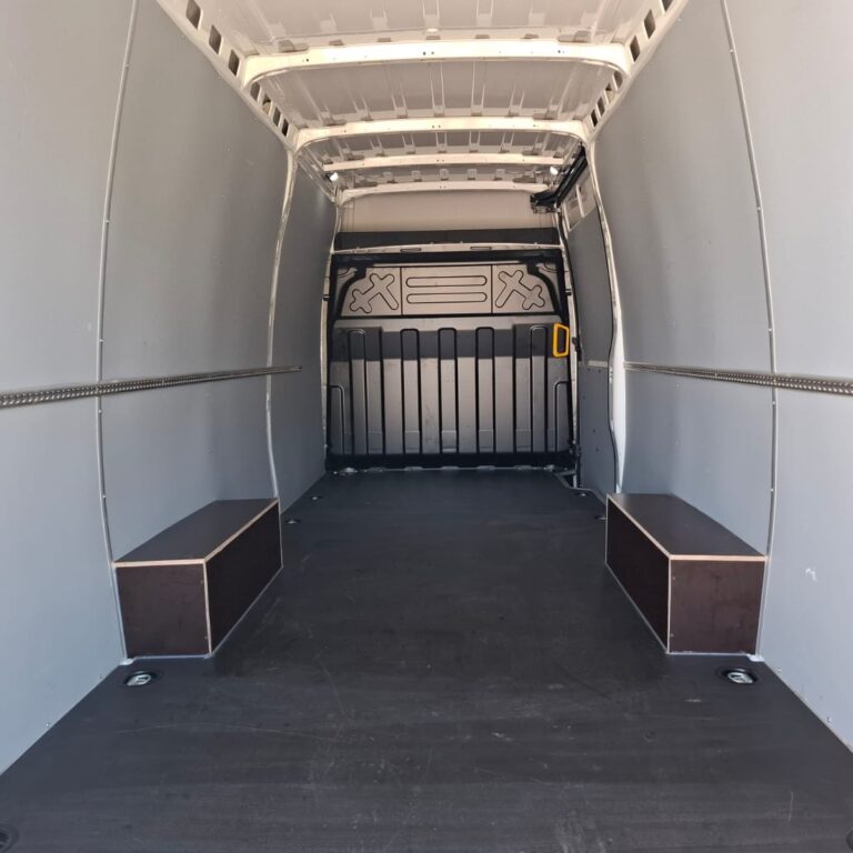 Startseite 11 Bernd Klein IVECO Daily Kastenwagen 3,5 to - Laderaum (Sprinter-Klasse)